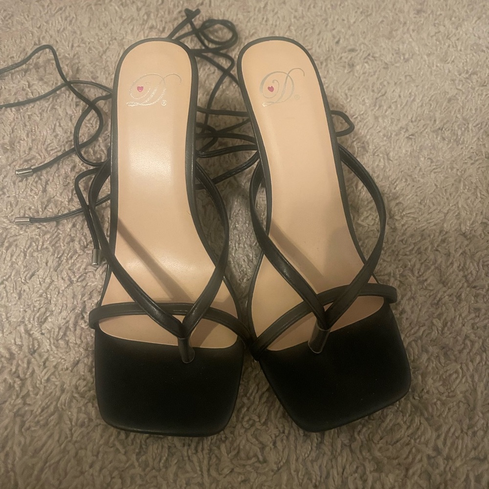 Elegant Black Strappy Women's Sandals
